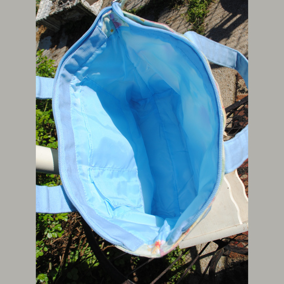 LONGEBERGER Small Zipper Tote in Blue & Floral - Picture 6 of 8